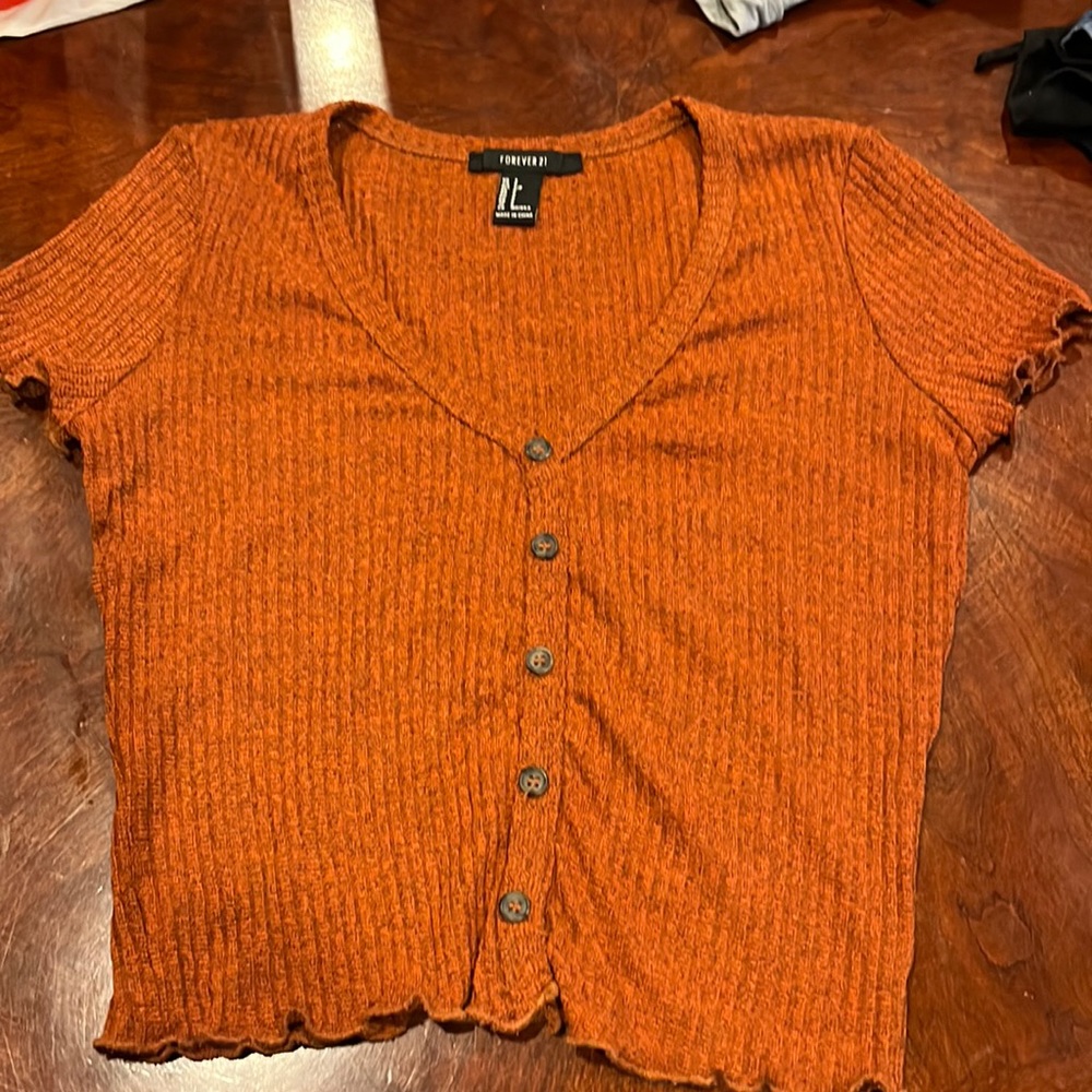 Forever 21 Rust Button Down Crop Top. Size S. Beautiful & flattering color!